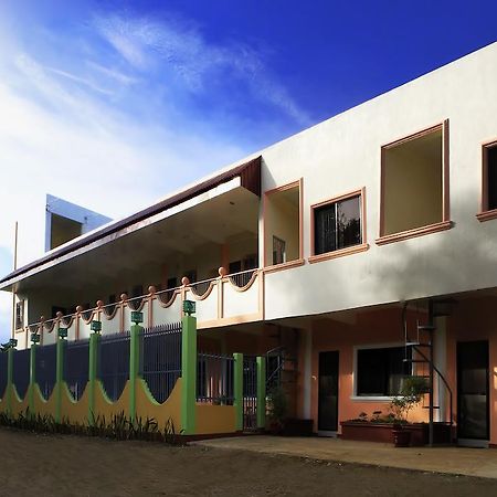 เอเมอร์สัน เพนชัน เพลส Hotel Puerto Princesa ภายนอก รูปภาพ