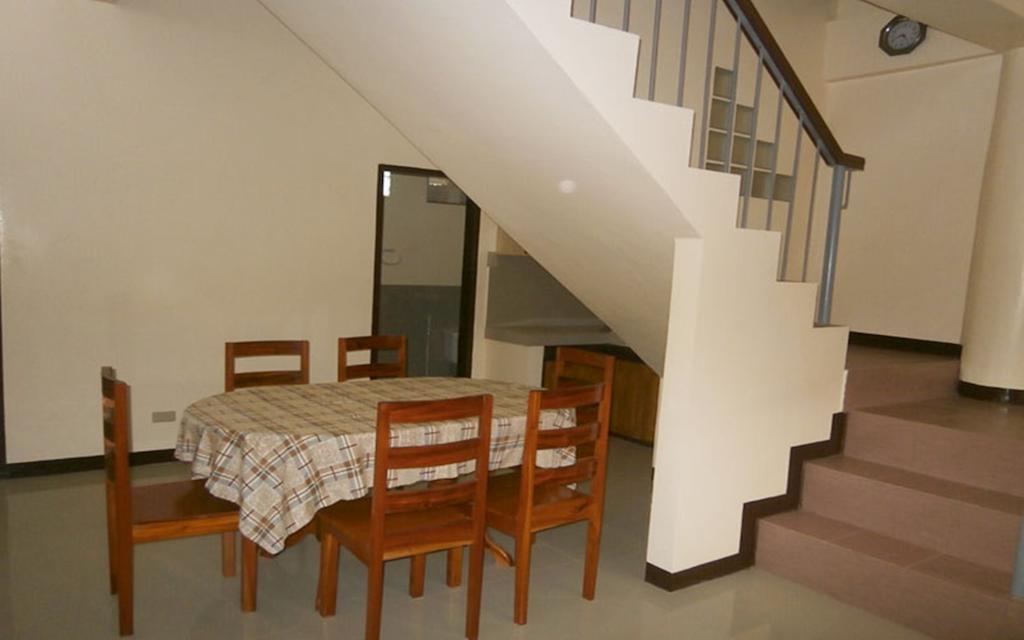 เอเมอร์สัน เพนชัน เพลส Hotel Puerto Princesa ภายนอก รูปภาพ