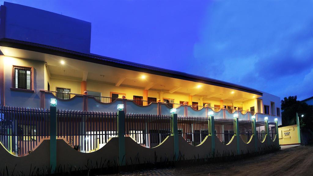 เอเมอร์สัน เพนชัน เพลส Hotel Puerto Princesa ภายนอก รูปภาพ