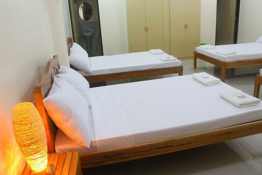 เอเมอร์สัน เพนชัน เพลส Hotel Puerto Princesa ภายนอก รูปภาพ
