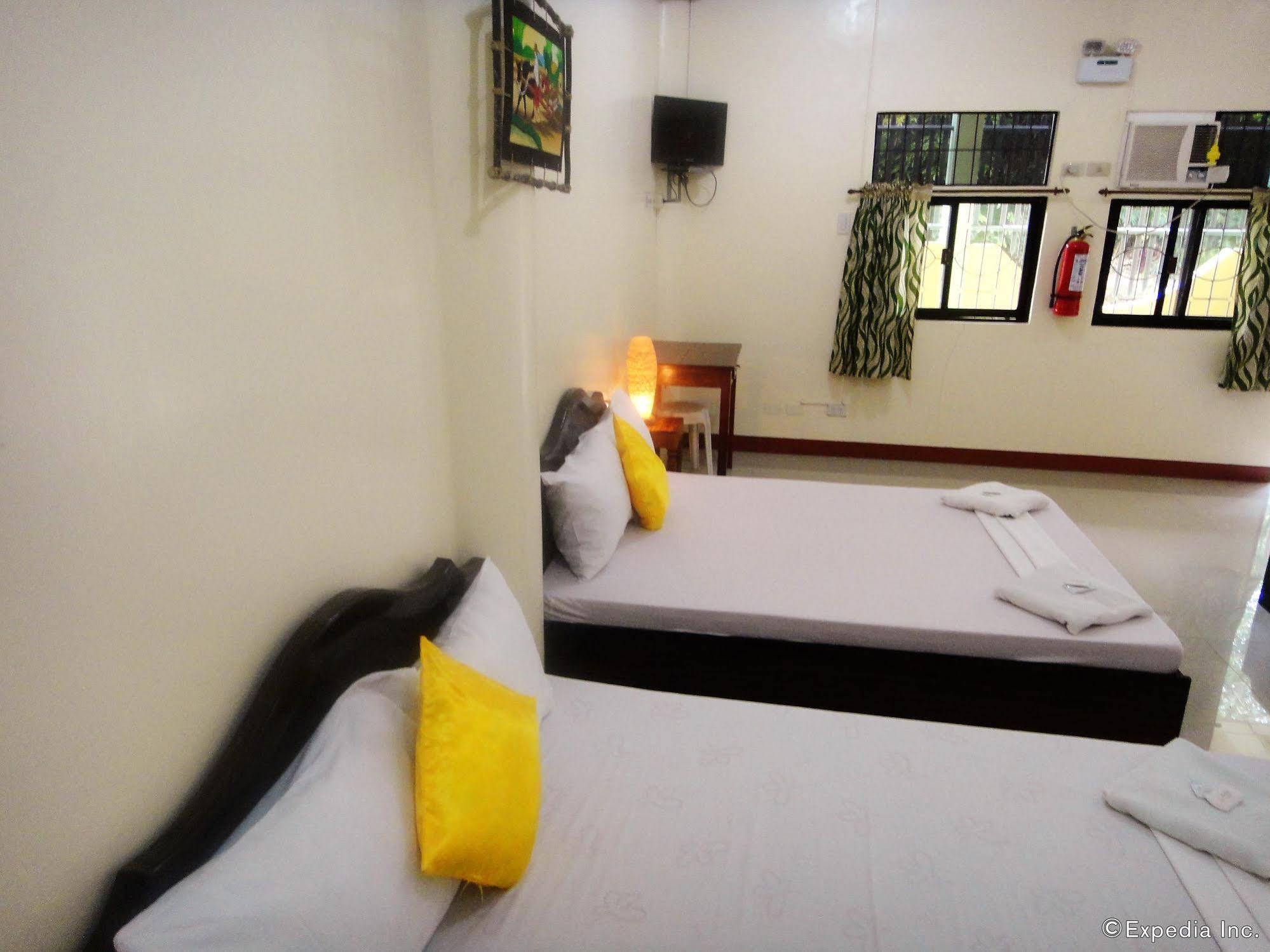 เอเมอร์สัน เพนชัน เพลส Hotel Puerto Princesa ภายนอก รูปภาพ