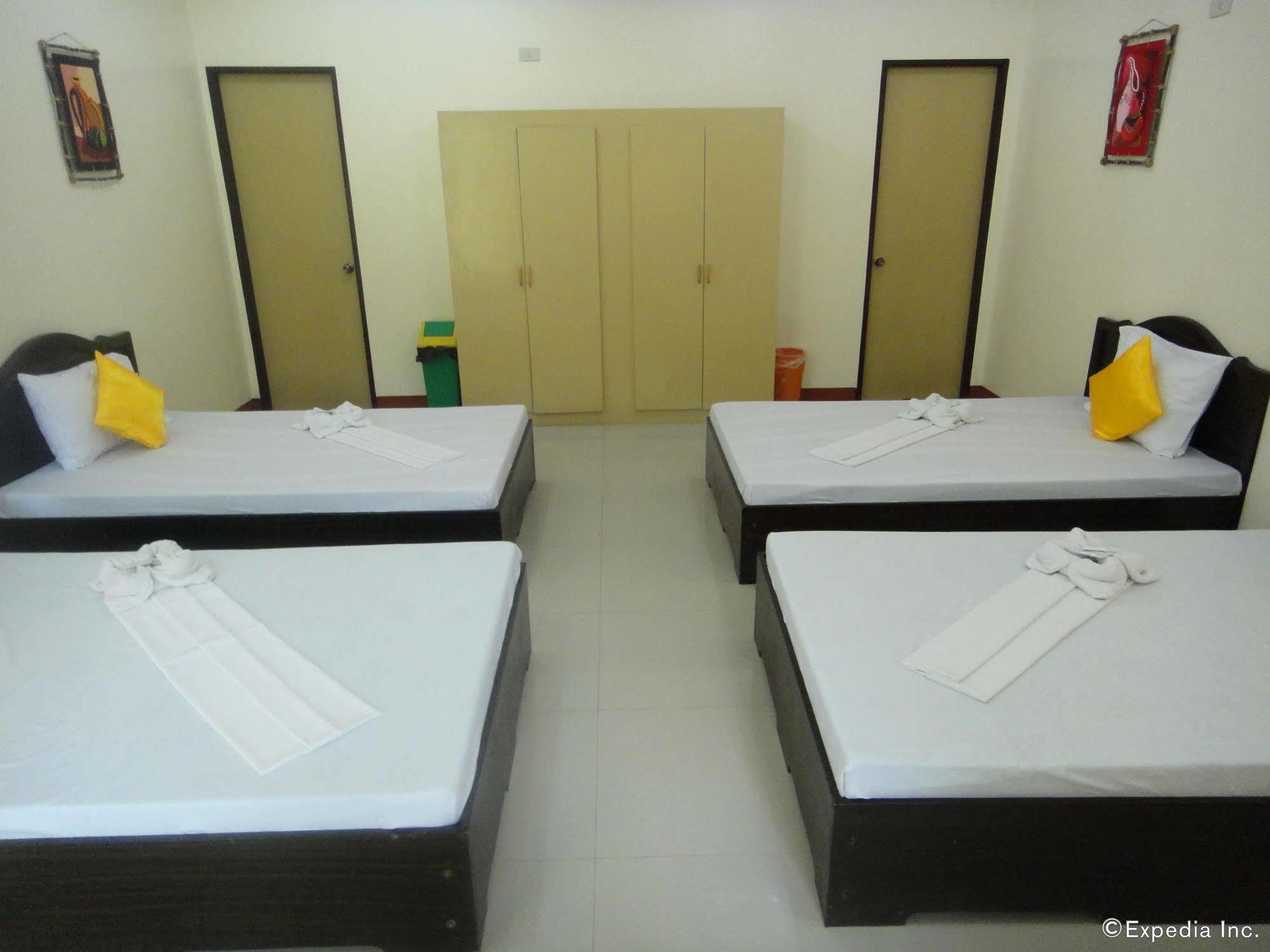 เอเมอร์สัน เพนชัน เพลส Hotel Puerto Princesa ภายนอก รูปภาพ