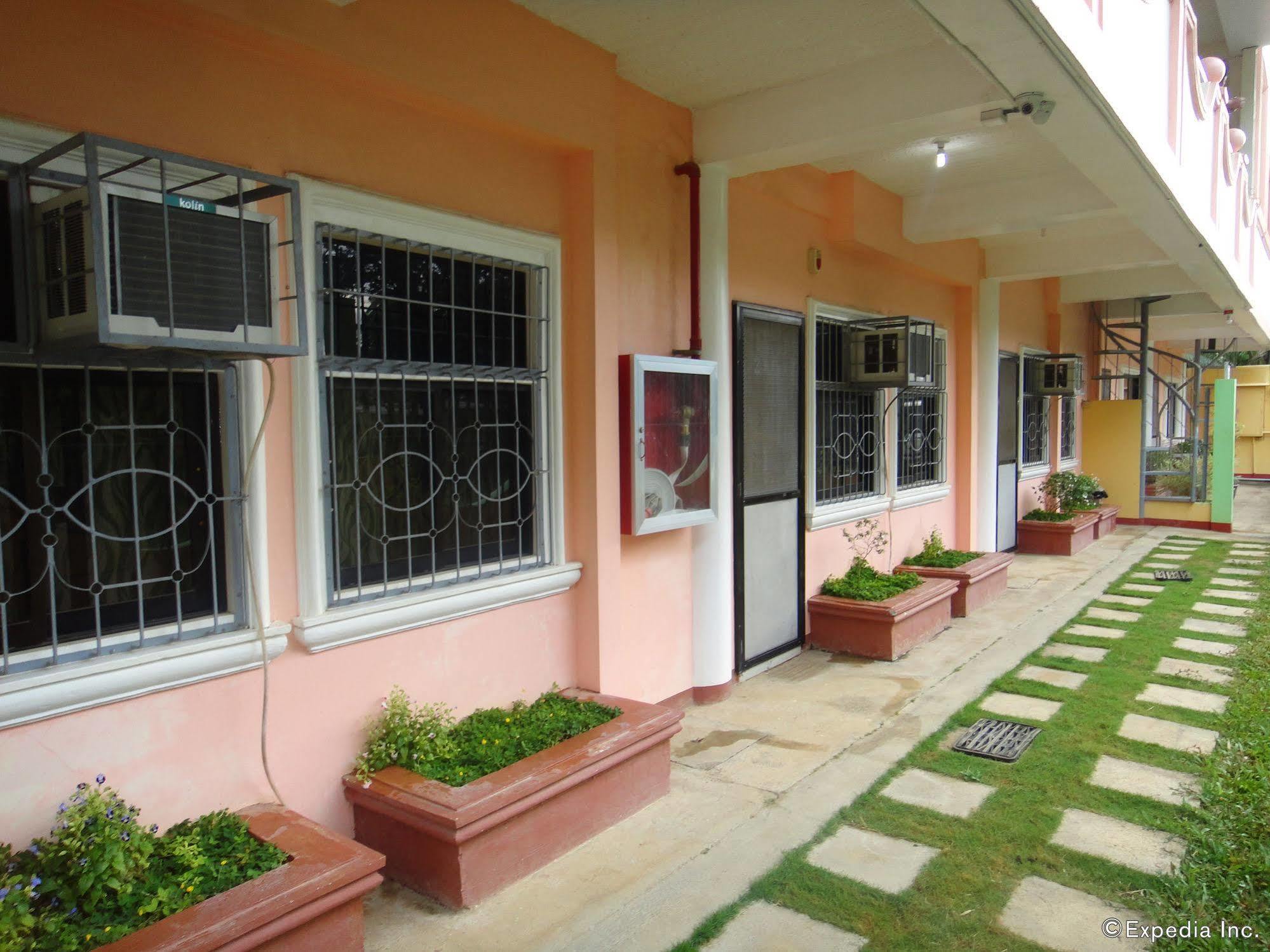 เอเมอร์สัน เพนชัน เพลส Hotel Puerto Princesa ภายนอก รูปภาพ